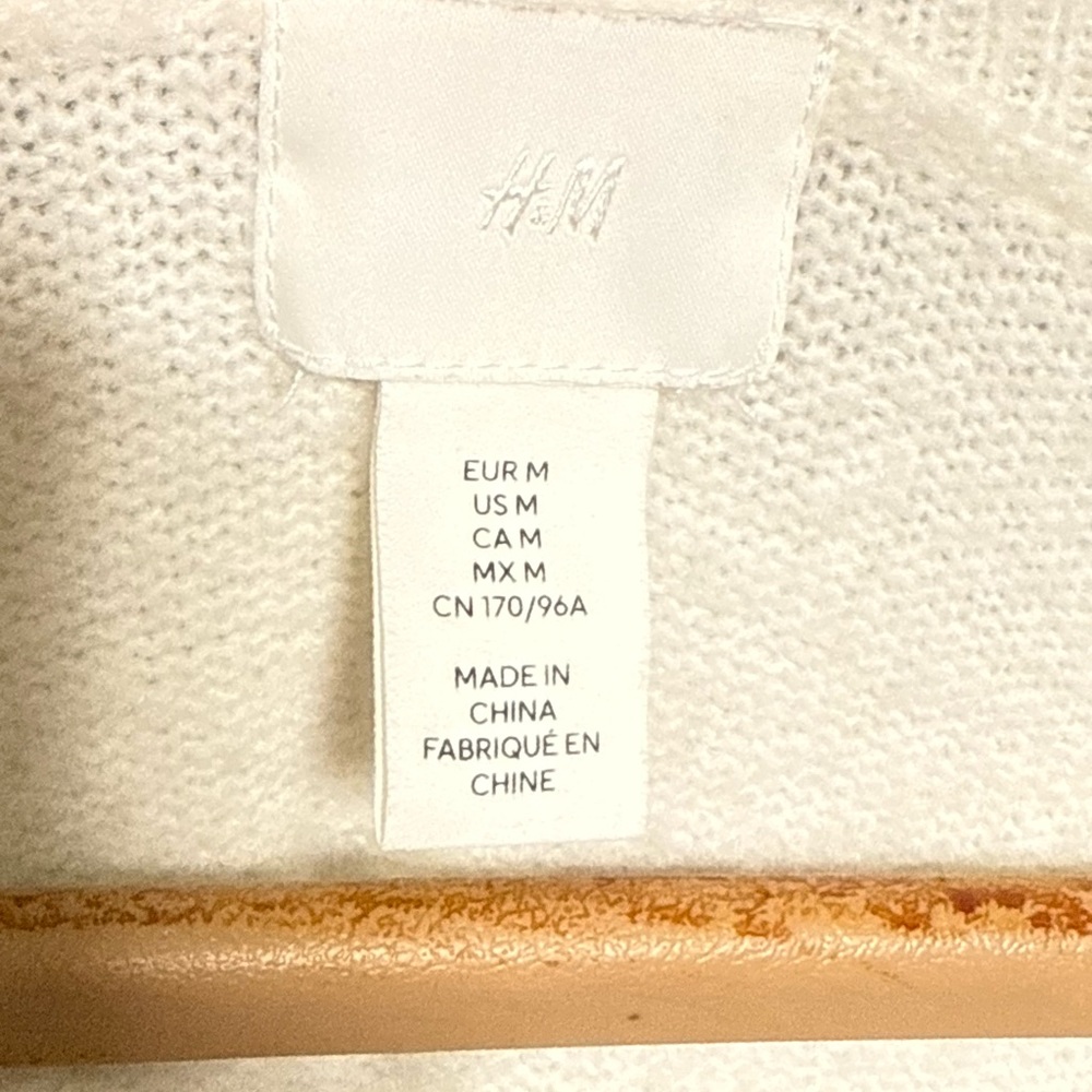 H&M Cream Pearl Button Cable Knit Cardigan Cozy Soft Grannycore Academia - Picture 4 of 6